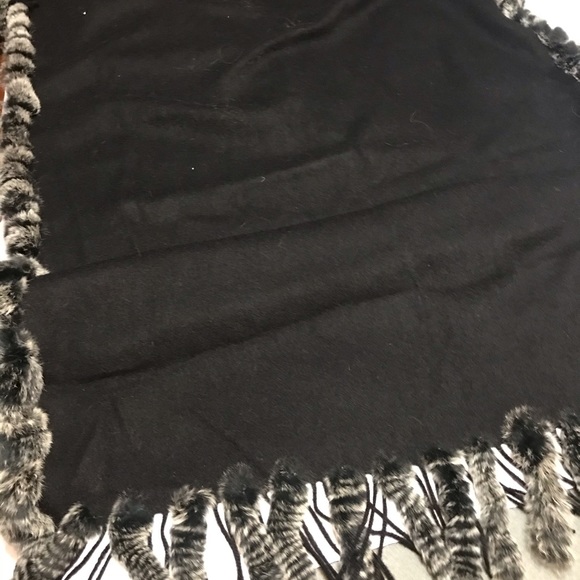 Neiman Marcus Wool Cape with fur trim - Picture 2 of 6